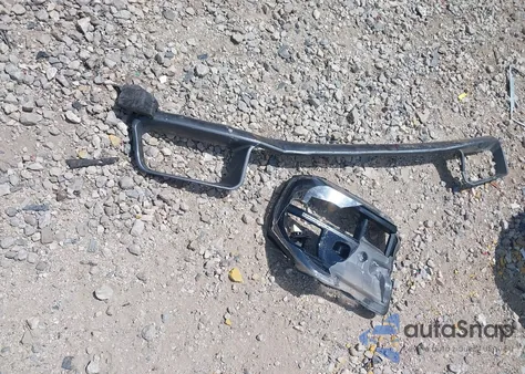 2025 Ford Maverick Xlt z USA, uszkodzony, nr VIN 3FTTW8H32SRA64231